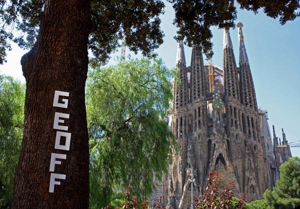 TheGeoffProject's tweet image. #thegeoffproject #geoff #Barcelona #SagradaFamília #trees 365 days of Geoff No.61