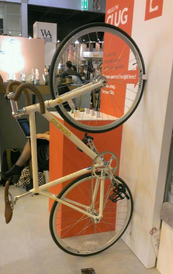 getCLUG's tweet photo. Loving the @GenesisBikesUK from @cyclejunxion. Looking awesome in our clug at 100%design. http://t.co/6Y2vnIGPZT