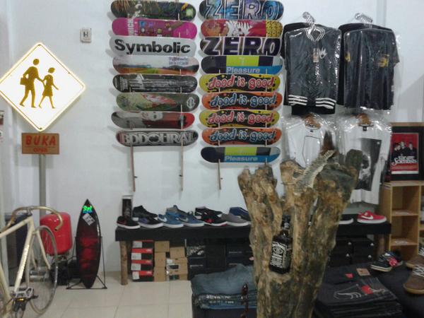 BAI PRESENT store tweet media