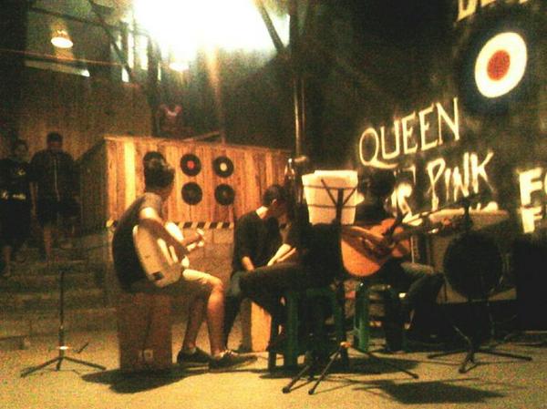 hallo jamers. cus ke Jams yuuk
 ngejam bareng <a href="/Estate_4th/">4th Estate</a> di JAMS yuk. biar dinner nya makin seruuu wuhuu