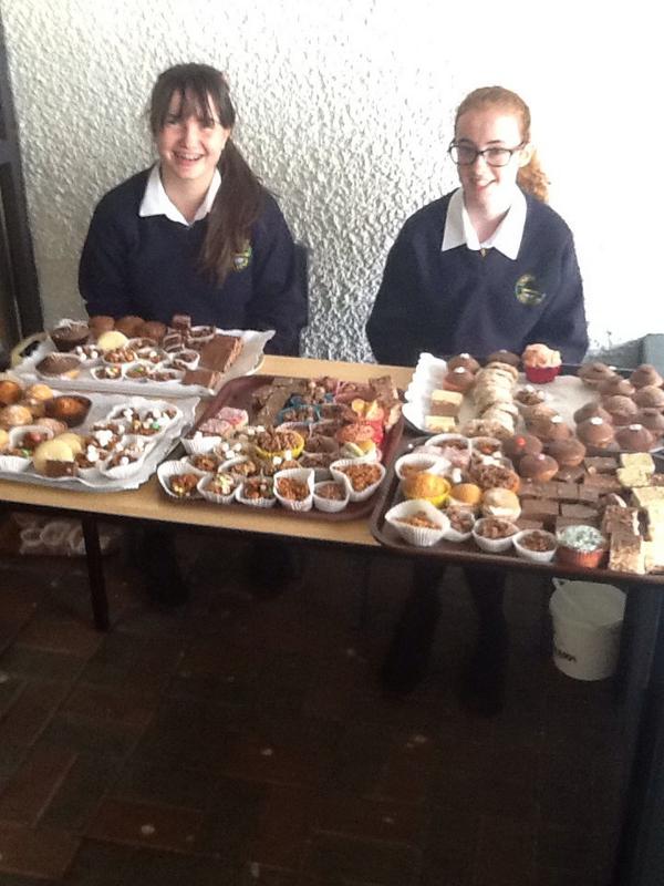 lauren12323's tweet photo. Today's coffee morning in aid of foyle hospice! @CranaCollege_TY http://t.co/Pe8TkBbu00