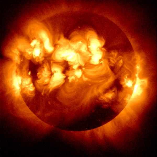 hashtagMtv's tweet photo. #solarstorm #BUZZ with Sarah! http://t.co/EyrwU3QK2J