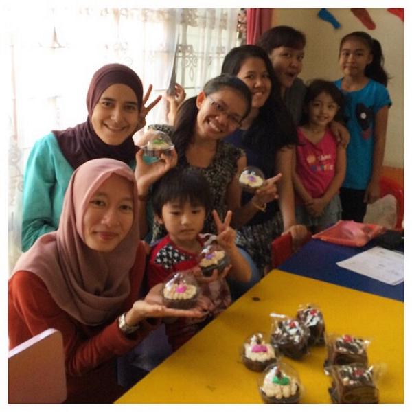 FunLearningZone's tweet photo. Happy bday, Frederick!!! 🍰🎂🍩 http://t.co/KauvB4c16Q