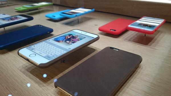 EmolTV's tweet image. En #SemanaTech ya probamos el nuevo #iPhone6. En este video te contamos nuestra experiencia tv.emol.com/#/detail/20140…