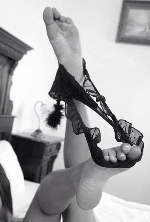 gspot1177's tweet image. #ThonglessThursday