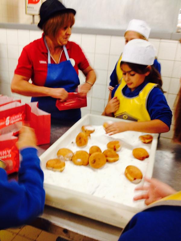 TescoWorksop's tweet photo. Another fantastic Farm to Fork trail at Worksop with some excellent demonstrations from the fish counter and bakery http://t.co/99APpK4M1H