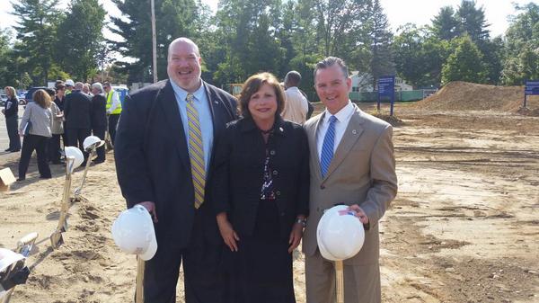 repashe's tweet photo. Another spectacular improvement to @WestfieldState #NewScienceCenter Honored 2b part of the groundbreaking today http://t.co/lMesAY9eCS