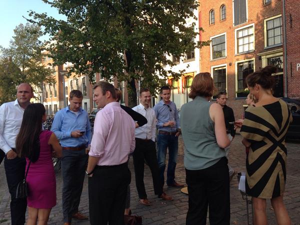 joginside's tweet image. Gezellige openingsactiviteit met JOG: Skies over Groningen gekeken bij Infoversum nu borrelen en eten bij De Pijp!