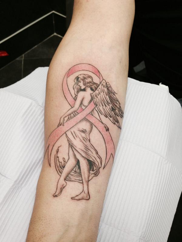 DeltaProduce's tweet image. Delta would like to thank @AndyBoyInc for generously supporting a cause close to our hearts #pinkribbon #BreastCancer