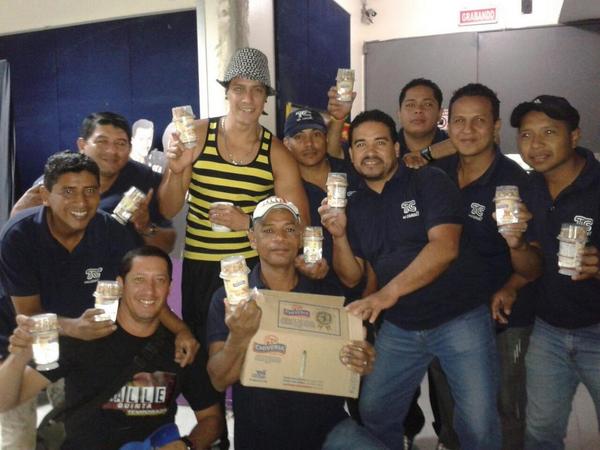 El personal de TC Mi Canal disfrutó de un #DesayunoResponsable (Yogurt+Granola) gracias a nuestro aliado <a href="/ChiveriaEC/">Chivería</a>.