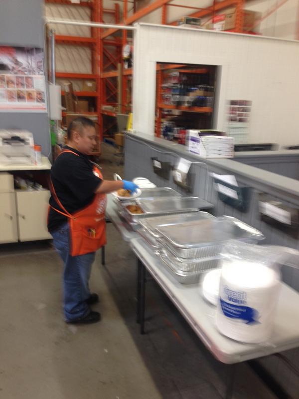 JodyHancock73's tweet photo. And lunch is served #proxtra #text2confirm @zakkask @LennyGaspari @Jkylew95 http://t.co/Fn23NKRKiZ