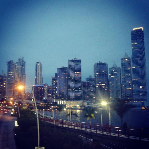 luisBalzZan's tweet photo. Si crees en ti ni el cielo es el límite. http://t.co/uG559ItMNX
