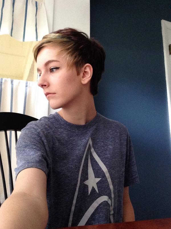 SlaveToEmotion's tweet image. || #BringBackStarTrek Selfie