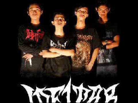 5 Pemuda Deathmetal asal kota Bogor <a href="/officialINFITAR/">INFITAR</a> akan main di #jampangUNDERGROUND , cek metal-archives.com/bands/Infitar/…