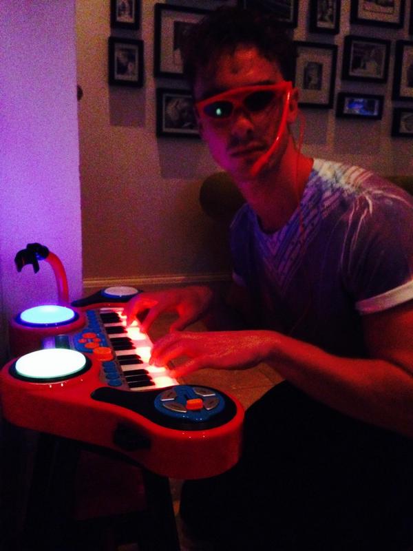 RobDamiani's tweet image. Got this new tune I&apos;m working on that I&apos;m really excited about #FinallyFoundMySound #InfiniteTime