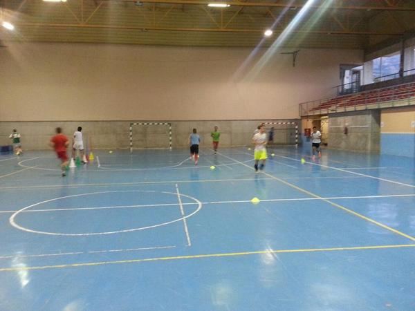 Durcalfs's tweet photo. Aquí los juveniles preparándose para la temporada. El 27 comenzamos y con muchas ganas. http://t.co/yocWzgfC0o