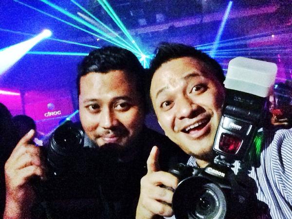 This photografer on selfie <a href="/DINEROS_/">DINEROS MANAGEMENT</a>