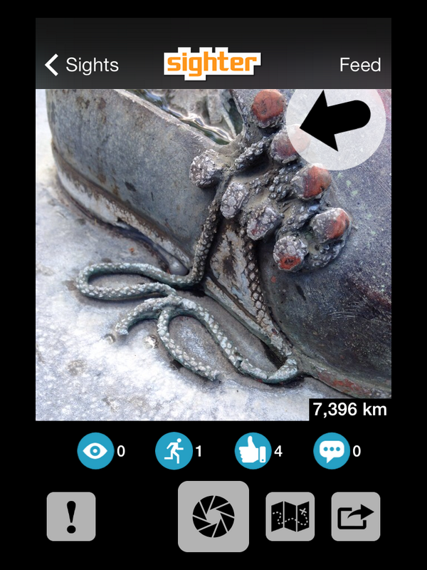 SighterGame's tweet photo. Tighten your shoelaces, boy! #statues http://t.co/Q99bHje9HV