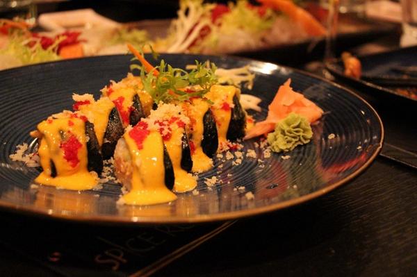 LibertyGroup's tweet photo. It's $1 #Sushi night tonight at #SpiceRoute + $15/Btls of wine &amp; $3/Drinks til 8pm. Stop by and indulge! #AfterWorkTO http://t.co/7HLzjySy8u