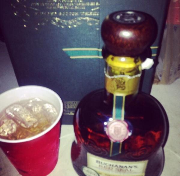 KonstaHN's tweet photo. #Animo #elotrodia #lunes #red_seal #salud http://t.co/UEWwS7tsNM