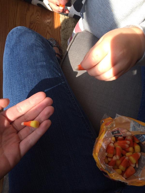 BrooklynMoll's tweet photo. Afterschool snack with my love #ellisk http://t.co/Hk9JLUx1IM