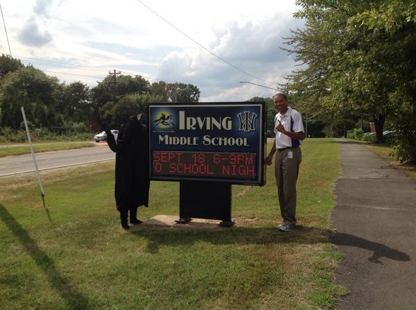 DMLittle7's tweet photo. Back to School Night at Irving...#Headless http://t.co/5sPC4Stnsg