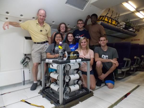 CATE_ucf's tweet photo. #CATE tested the accretion of slow moving particles to a larger object inside a #vacuum in #ZEROG #CMR #Xploration http://t.co/aoIukBX7mF
