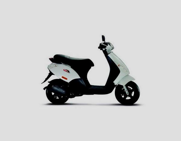 Wikirumah's tweet photo. 2014 Piaggio Zip 50 2T - http://t.co/UMG8gmCugd # 2015 Motorcycles Reviews http://t.co/dkKRo21waz