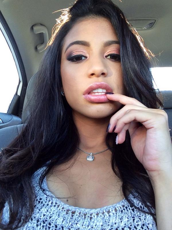 Arthur Desousa On Twitter Lilveronicar This Fat Lips