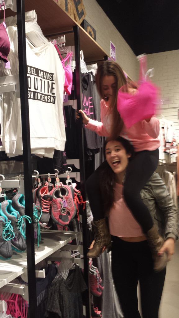 lisa_cocco's tweet image. #midgetproblems #lic
