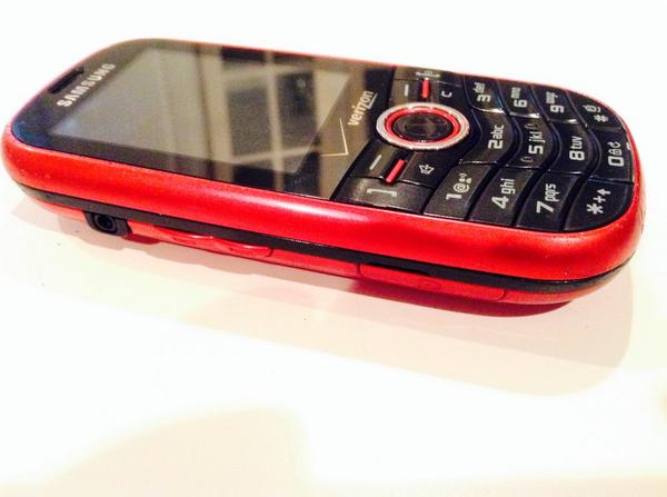 elizabethpriyaa's tweet image. my last full day of using my phone of 4 years, which I affectionately refer to as the "brick" #readytomoveon 😂