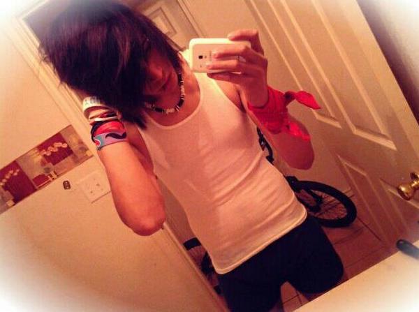 Edymaster60's tweet image. @CachoEnamora Solo tuyo mi  vida, asi de feito ):