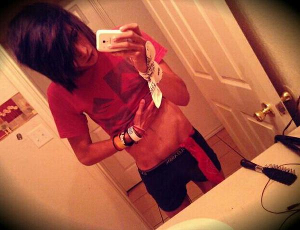 Edymaster60's tweet image. @CachoEnamora Solo tuyo mi  vida, asi de feito ):