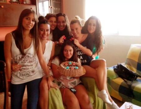 Melche_8's tweet photo. Bye bye 22..!!Welcome 23!! Muchísmas Felicidades bonica mia!! Disfruta de tu gran día @ValeroLidia :) I love you:) http://t.co/G3NLz6oxH3
