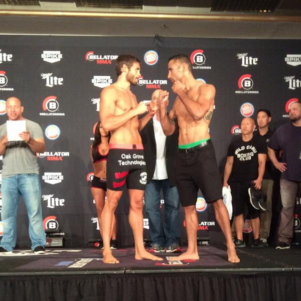BellatorMMA's tweet photo. Welterweight Feature Fight - Jesse Juarez (170.4) vs Ron Keslar (170.6) #Bellator125 http://t.co/C27RwMkuUg