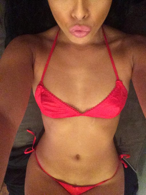 Back in 2mins guys http://t.co/pt2CjXyjxm<a href="/tag/theact"class="tags"><span>#theact</span></a>