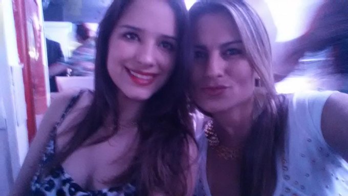 Minha filha linda te amo . http://t.co/5Tb00M8q9i