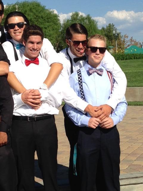 walkerchance5's tweet photo. 3k goes out to the realist people I'll be spending my year with. If you made it you G #THagg>u #3,000 http://t.co/Uu3KpCJUCV