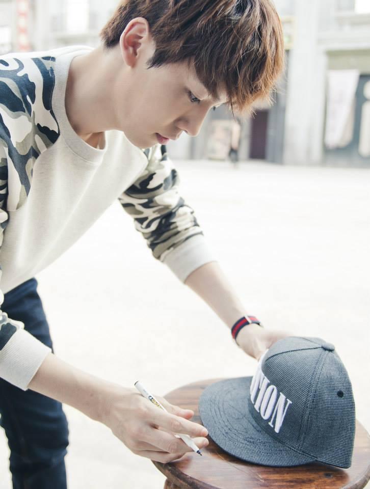 Bx390WhCEAA17H5.jpg:large