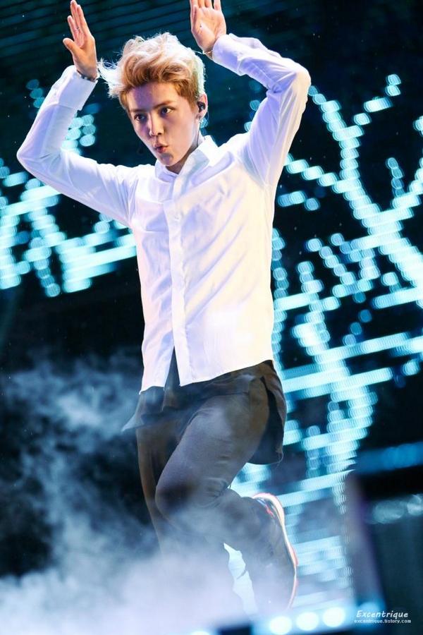 420millisec's tweet photo. [Preview] 140906 EXO FROM THE LOST PLANET JAKARTA #LUHAN #TLPJKT
Cr excentrique http://t.co/IzoW6LK88m