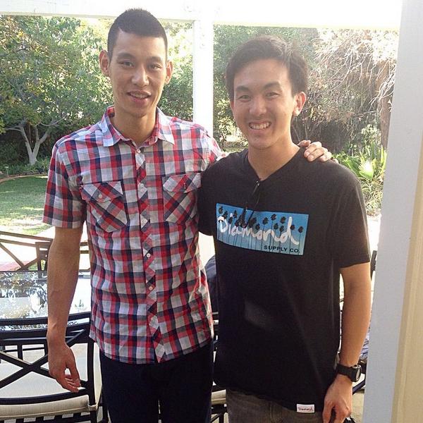 penny10654's tweet photo. jpfukumae(IG): the newest addition to the los angeles lakers - jeremy lin!! @JLin7 #linsanitycontinues http://t.co/M73s562GWT