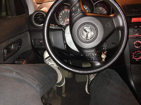joaa112's tweet photo. I swear it's 100% safe to drive this way #BestWayToDrive http://t.co/6KRuOmxc9K