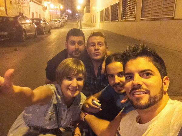 Palazon_11's tweet photo. Grandes!!!  @yomynavarro @RauFdez @martagm92 @AlexVaquilla http://t.co/uHKFnHnWCO