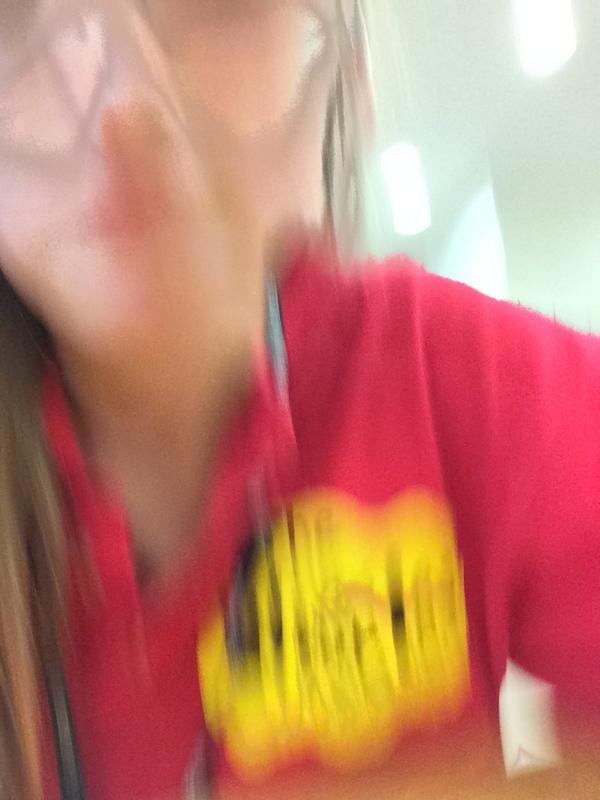 leahislife's tweet photo. Leah's selfies are perf http://t.co/tpHRItVkKv