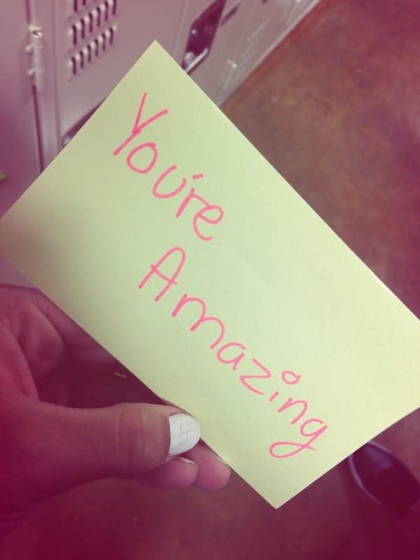 _SPREADINGLOVE's tweet image. Give a stranger a compliment. You just might make their day. #BeKind