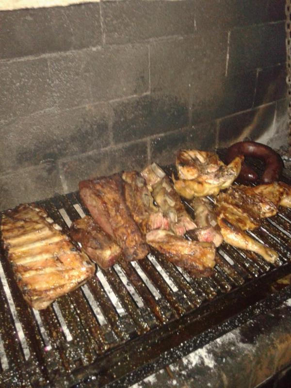barberolucas's tweet photo. Asadeteee http://t.co/C9QglqLJ7Z