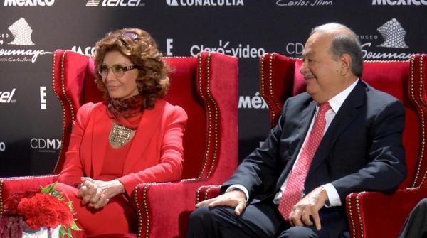 ElMuseoSoumaya's tweet photo. #30segundosde recuento de lo que vivimos con la diva #SophiaLoren. ¡Visita nuestra #ExpoTemporal el próximo domingo! http://t.co/4PzFES9zBk