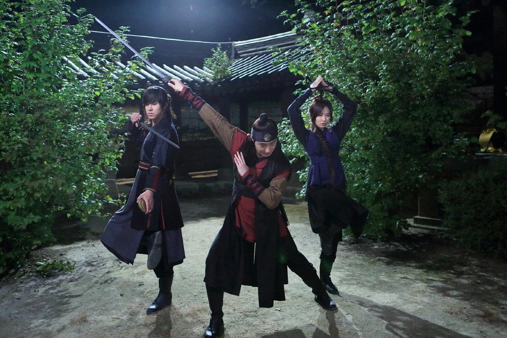 Bx3p0ArCAAAyhdl.jpg:large