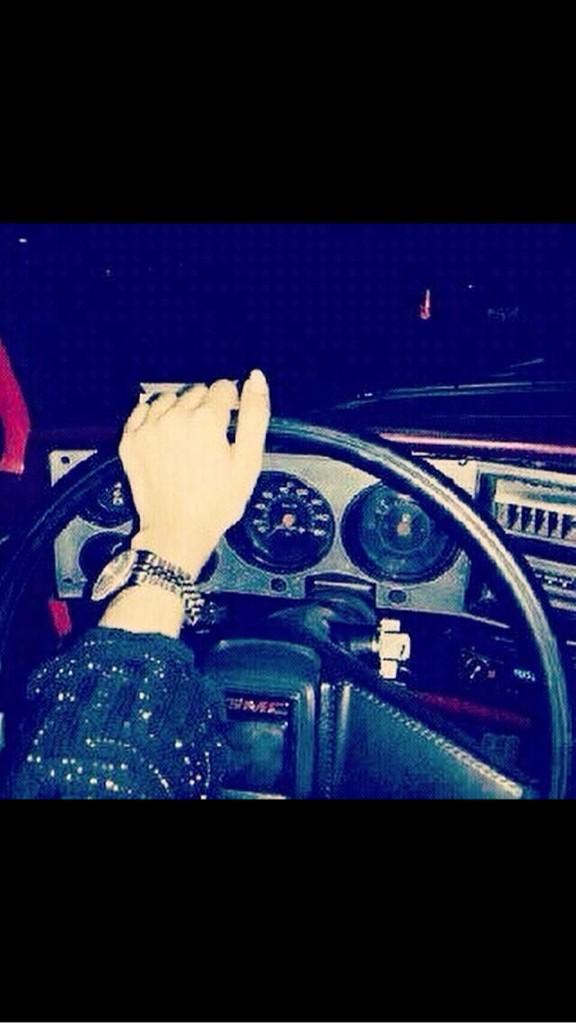 rorogc7821's tweet photo. سواقة الجمس منهاالروح منتوقه
اناأشهدن الطرب زايدعن الحروه
اناعشق الجمس قبل اشوفها فوقه
وش عاد يوم الحبيب تجاذبه حلوه http://t.co/gj1jLrDrdV