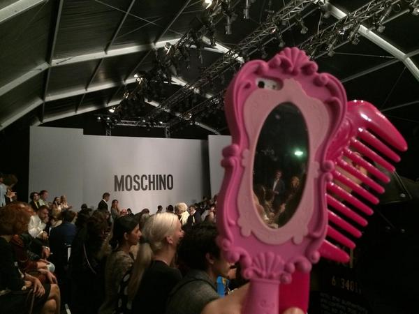 MilkX_HK's tweet photo. #MoschinoSS15 @Moschino #SS15 #mfw #barbies #JeremyScott http://t.co/sR1FkCDiGG
